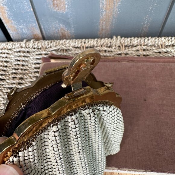 Whiting & Davis Vintage Alumesh Scallop Edge Rhinestone Clasp Mini Bag Cream - Picture 9 of 16